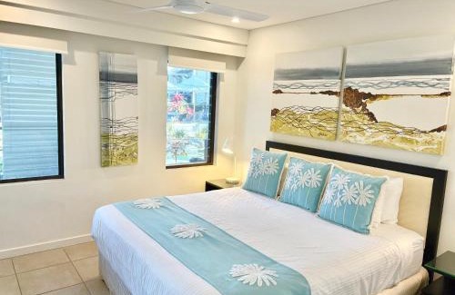 Port Douglas Apartment | Lagoon Swimout Absolute Pool Front - Slice of Paradise - Sea Temple Pt Douglas