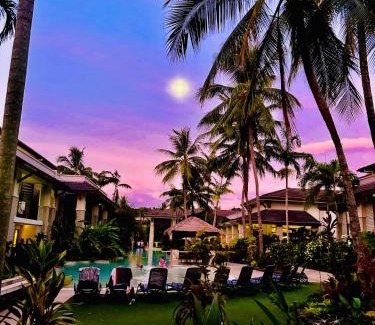 Port Douglas Apartment | Lagoon Swimout Absolute Pool Front - Slice of Paradise - Sea Temple Pt Douglas