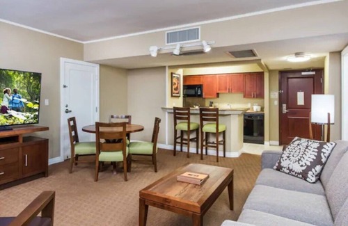 Waikiki Condo | Lagoon Tower, a Hilton Grand Vacations Club - 1 Bedroom Plus