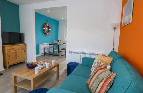 Wyke Regis House | Lagoon View