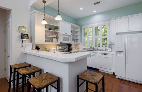 Charleston Cottage | Lagoon View w/shared pool Cottage - Min from Downtown!