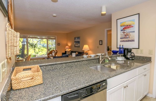 Isle of Palms Villa | Lagoon Views, Private Balconies, Wildlife, En Suite Bathrooms, Pool & 2 Master Beds. 5 min to beach
