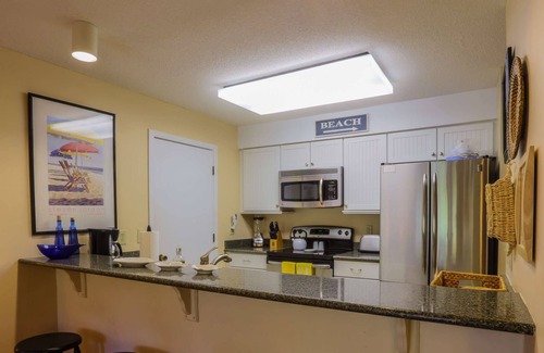 Isle of Palms Villa | Lagoon Views, Private Balconies, Wildlife, En Suite Bathrooms, Pool & 2 Master Beds. 5 min to beach