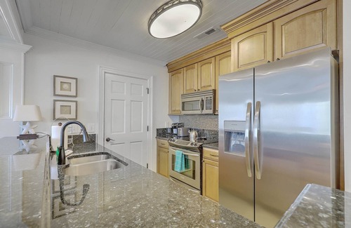Isle of Palms Villa | Lagoon Villa 22 - Balcony! Close Walk to Beach!