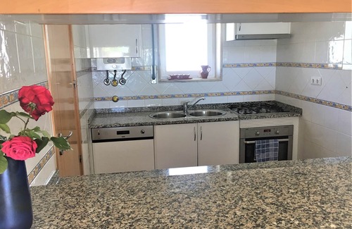 Albardeira Apartment | LAGOS apartment *Pool, Wifi, Aircon etc* Close to the beach and Marina!