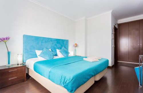 Meia Praia Apartment | Lagos Marina apartment with pool & gym