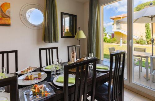 Le Brusc Apartment | Lagrange Vacances Les Terrasses des Embiez