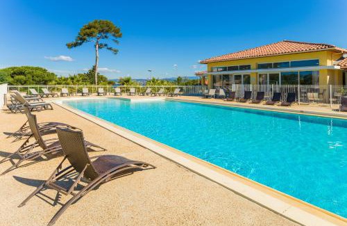 Le Brusc Apartment | Lagrange Vacances Les Terrasses des Embiez