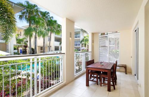 Noosa Heads Apartment | Laguna 117 Poolside, Near Beach