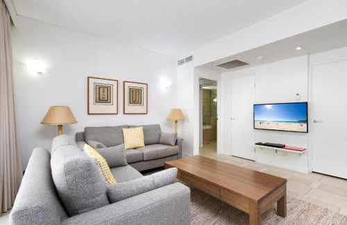 Noosa Heads Apartment | Laguna 117 Poolside, Near Beach
