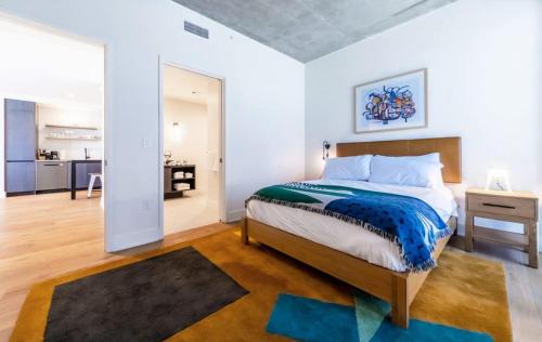 Rainey Street Historic District House | Laguna at the Rainey District - Luxury Condo