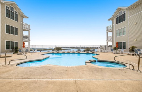 Selbyville Condo | Laguna Bay 2nd floor Condo W/Bay views, Community Pier & Shared Pool
