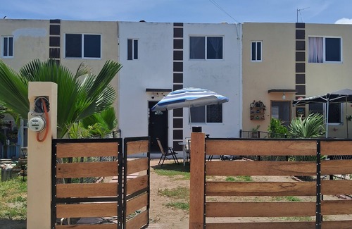 Acapulco House | Laguna House