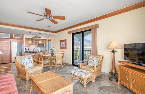 Historic Lahaina Front Street Apartment | Lahaina Shores Oceanfront Corner Location ~ Unit 601