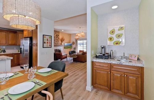 La Quinta House | Laid-back luxury in La Quinta - modern pet-friendly 3 BR villa w/pool access