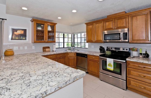La Quinta House | Laid-back luxury in La Quinta - modern pet-friendly 3 BR villa w/pool access