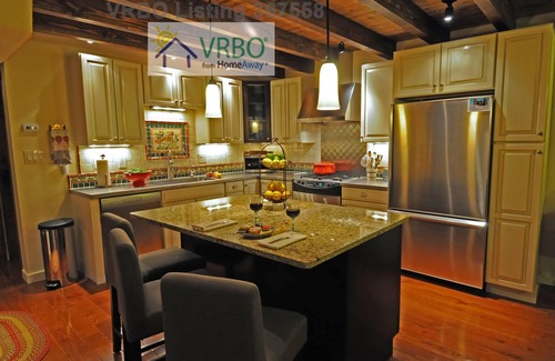 Taos Ski Valley House | Laid-Back Luxury Chalet, great location near Pioneer beginner lift