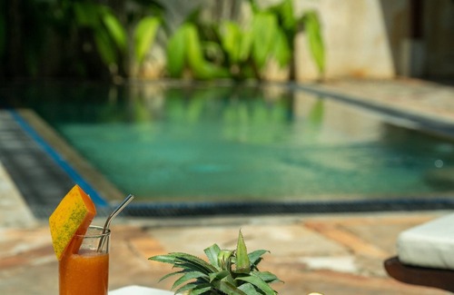 Kathaluwa Villa | Laid back luxury villa with 2 ensuite bedrooms, staff and pool in Midigama.