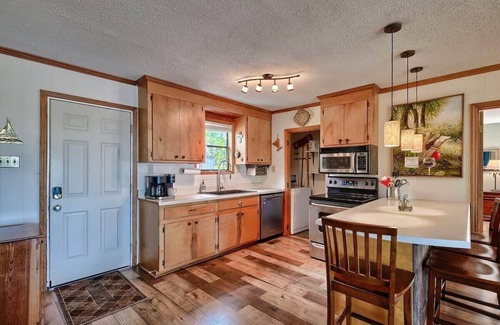 Camden House | Laid-Back River Shack