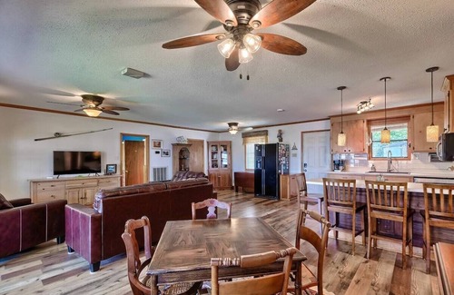 Camden House | Laid-Back River Shack