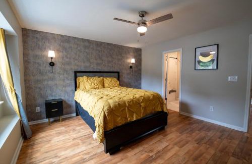 Prosperity Church Road Apartment | Laid in Luxury 2BR Garage CLT