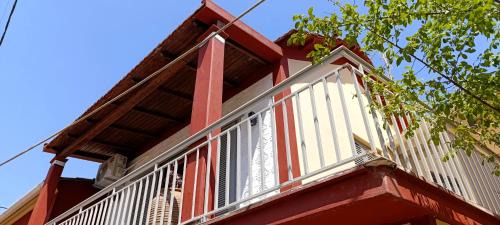 Liapades Apartment | Lais Apartment in the old square of Liapades