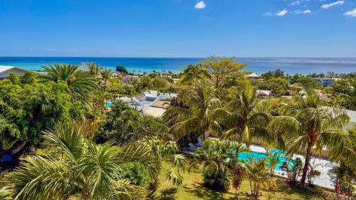 Midlands Apartment | LAKAZ DEL VISTA - Luxurious new apartments with panoramic sea views, pool & garden retreat