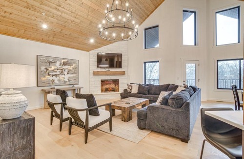 Indian Point House | Lake Access and Boat Dock Branson House with Decks!