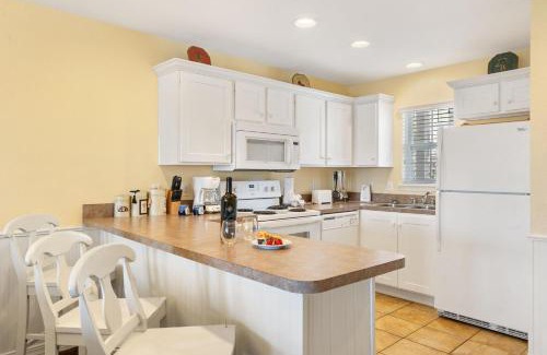 Kimberling City House | Lake Access Condo-Free Daily Tickets-Peaceful Views-Expansive
