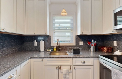 Malletts Bay House | Lake access house w/water views, kayaks, gas grill, deck, sunroom, telescope