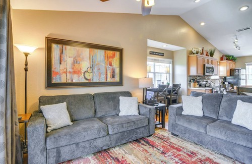 Indian Point Condo | Lake Access & Pool: Branson Condo - 2 Mi to Marina