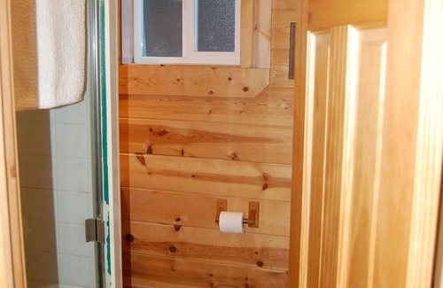 Peninsula Village Cabin | Lake Almanor Pet Friendly 2BD /2BA Beautiful Lakefront Cabin