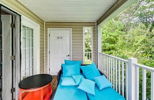 Westover Apartment | Lake and Pool Access, Home Gym Fayetteville Condo!