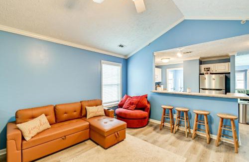 Westover Apartment | Lake and Pool Access, Home Gym Fayetteville Condo!