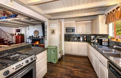 Cedar Glen Cabin | Lake Arrowhead Lakefront Cabin! Sunset views, swim, beach concerts & outlets.