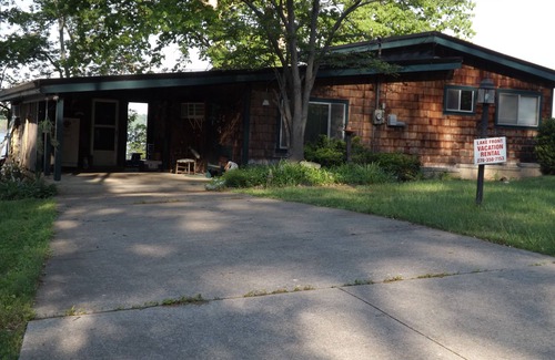 Cadiz House | Lake Barkley Main Channel Waterfront Home (Spectacular View)