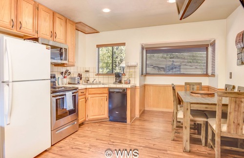 Tahoe Vista Condo | Lake/Beach Front Resort- Pool, Hot Tub, BBQ #27