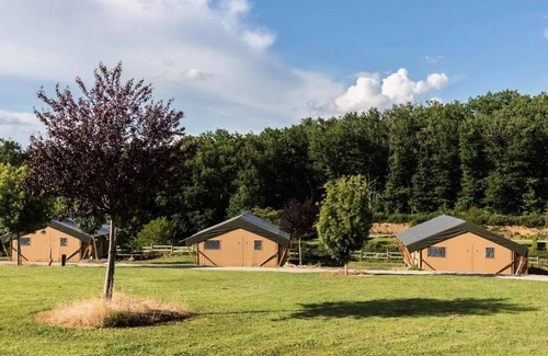 Naucelle House | Lake Bonnefon campsite * - > NEW Safari Premium Tent 2 bedrooms 4 people