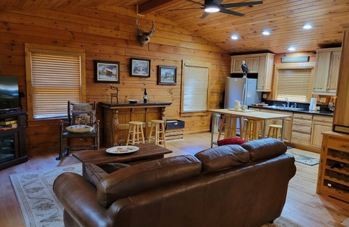 Paso Robles Cabin | Lake Cabin on 10acres w/Seasonal Waterfront Views
