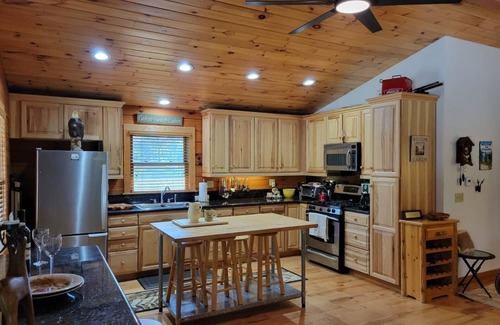 Paso Robles Cabin | Lake Cabin on 10acres w/Seasonal Waterfront Views