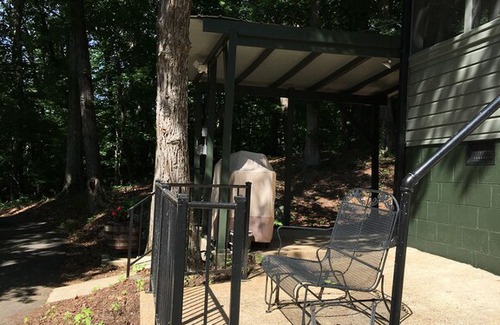 Scottsboro Cabin | Lake Cabin Rental - Mockingbird Hill Lake Cabin