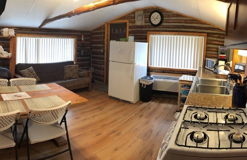 Mayfield Cabin | Lake Cabin Resort-Cabin 3