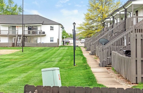 Indianapolis Apartment | Lake Castleton Apartments by Barsala