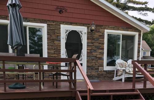 Town of Beekmantown Cottage | Lake Champlain Waterfront, beach, quiet private road
