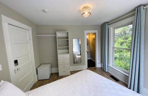 Chelan Hotel | Lake Chelan Manor Room #5