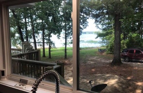 Shelby House | Lake Chillin’ at its finest!