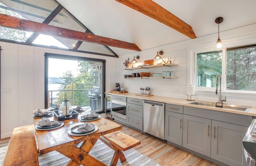 Worley Cabin | Lake Coeur d'Alene Cabin w/Boat Slip in Worley!