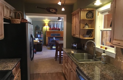 Worley House | Lake Coeur D 'Alone Lake Cabin Summer Fun ~ Sleeps 8