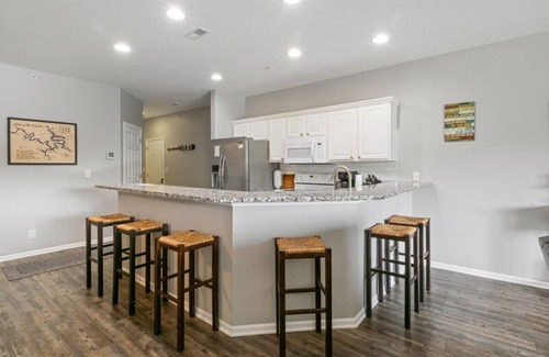 Camdenton Condo | Lake Condo Summary: E