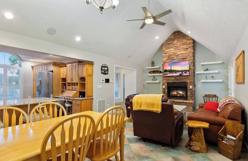 Burnside House | LAKE CUMBERLAND KY Lakefront Home